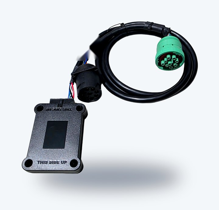 The CC40 device with its cable, ready to install