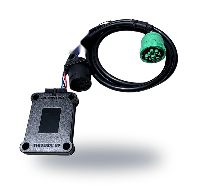 The CC40 automatic Clean Truck Check device with its cable and connectors